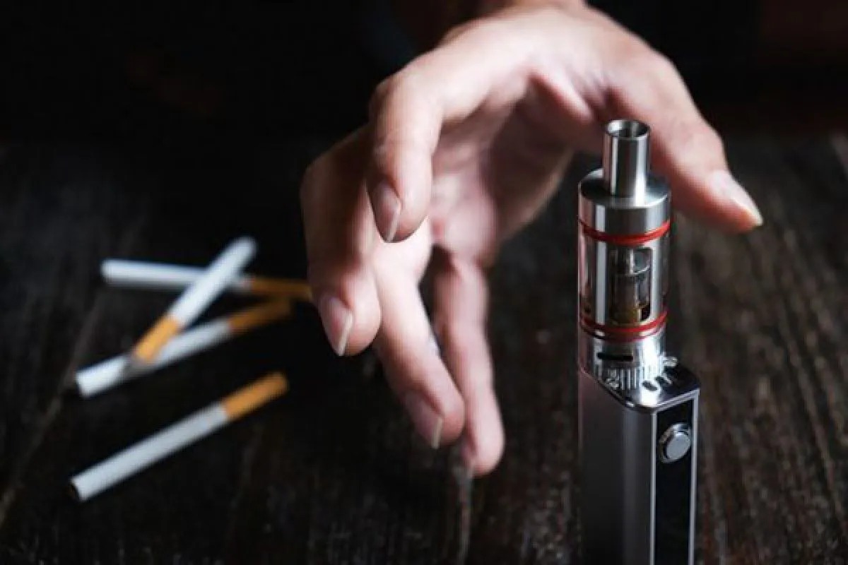 Jangan Diabaikan, Remaja 18 Tahun Ini Idap Penyakit Farangitis karena Rokok dan Vape